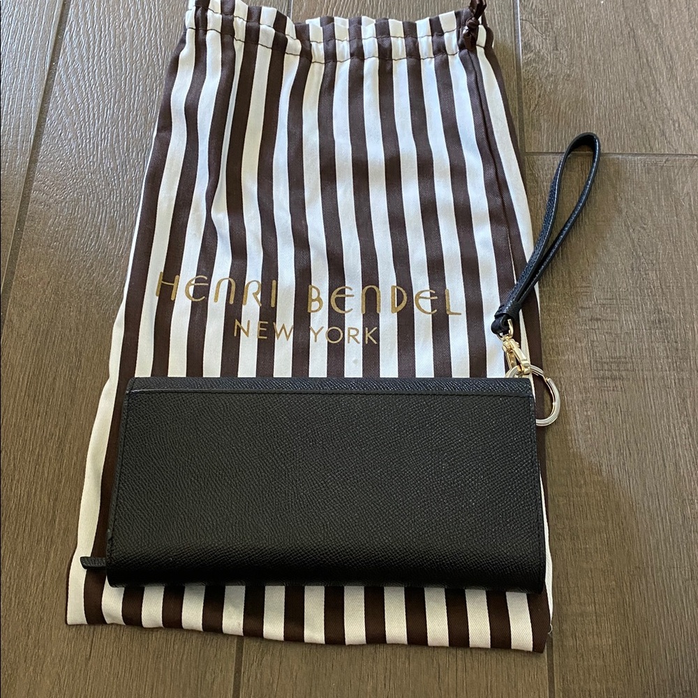 Henri Bendel Black Wristlet Clutch - Picture 3 of 3